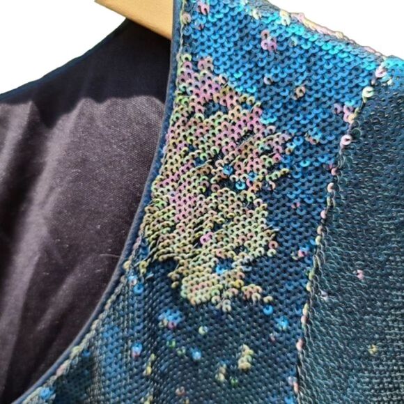 Kevan Hall iridescent sequin gown with train - Picture 3 of 16